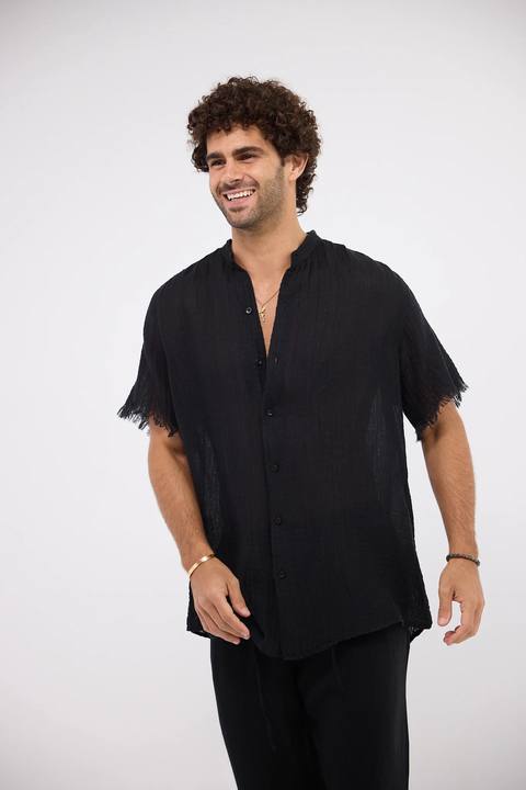 The fringed breeze - black shirt