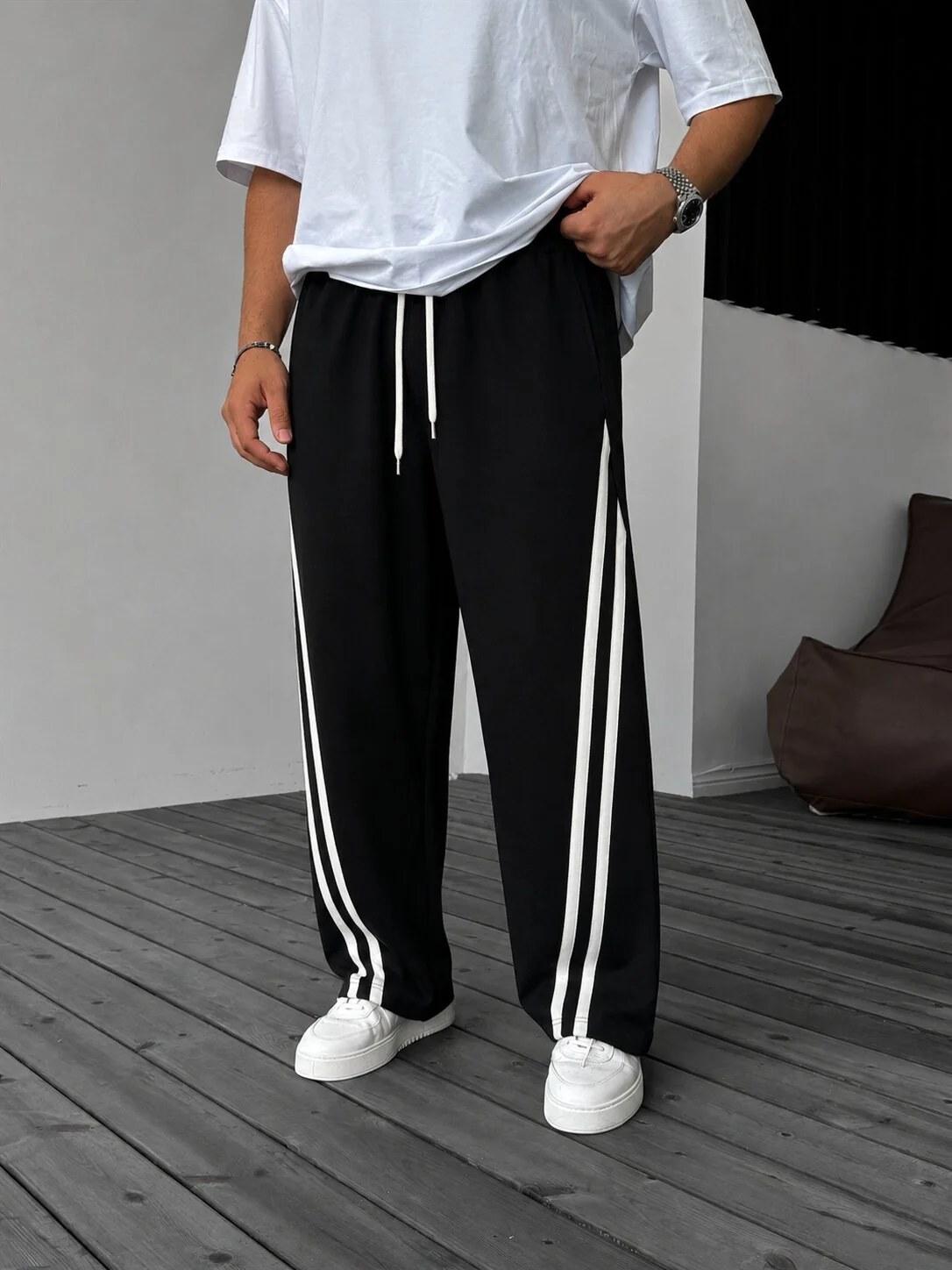 Contrast Stripe Relaxed Pants – Black