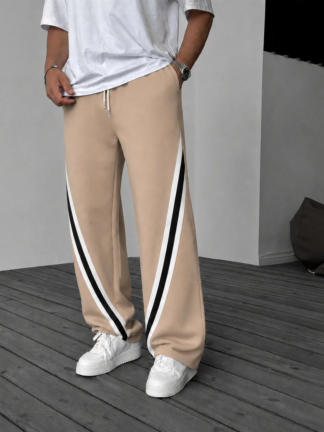 Contrast Stripe Relaxed Pants - Beige
