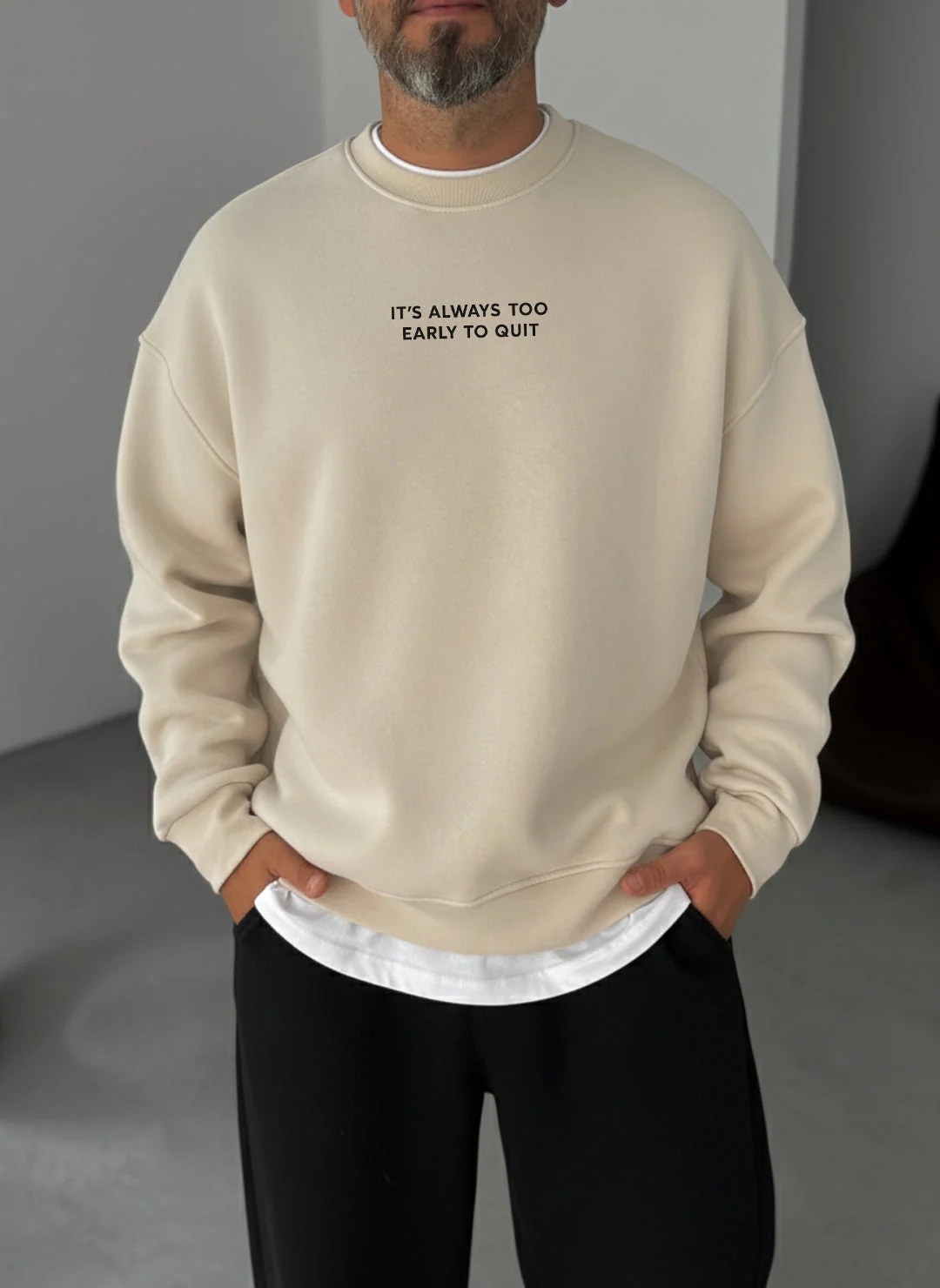 Never Quit Motivational Crewneck - Beige