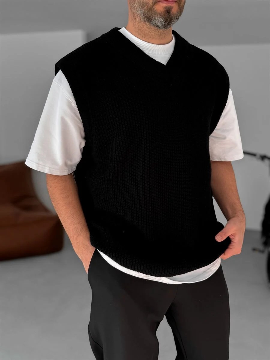 Black Sleeveless Knit Vest – V-Neck
