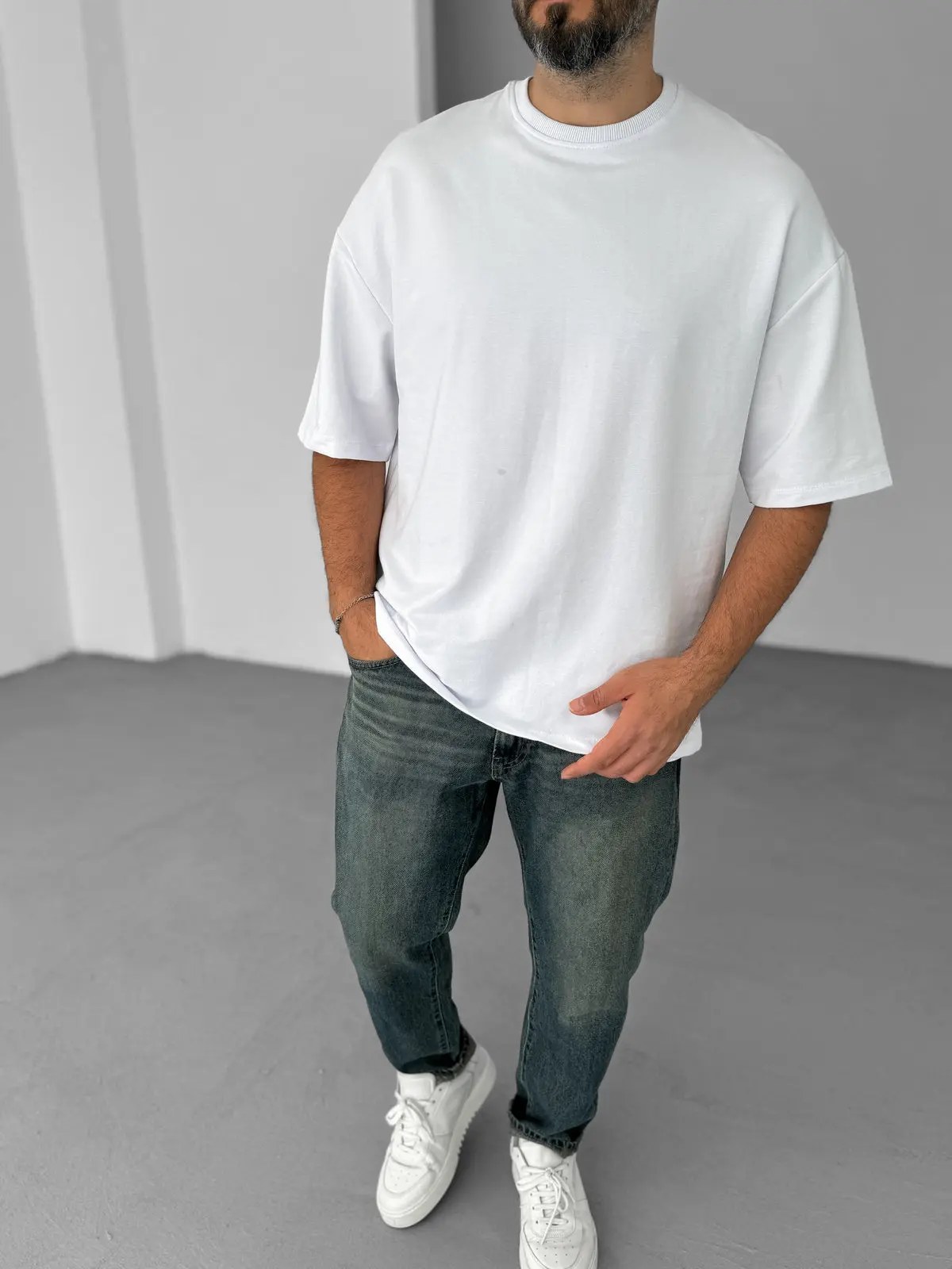 Premium White Basic Oversize T-Shirt