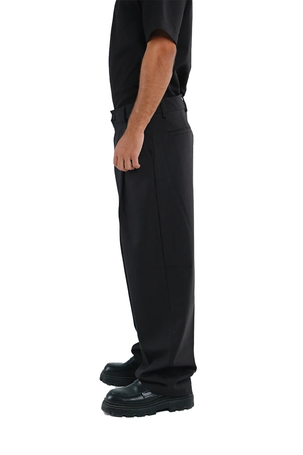 Pleatline Pants in Black