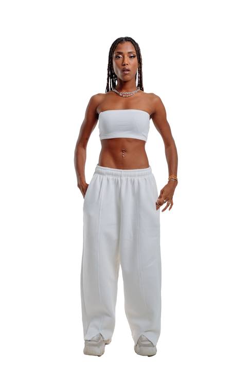 The big pants in white