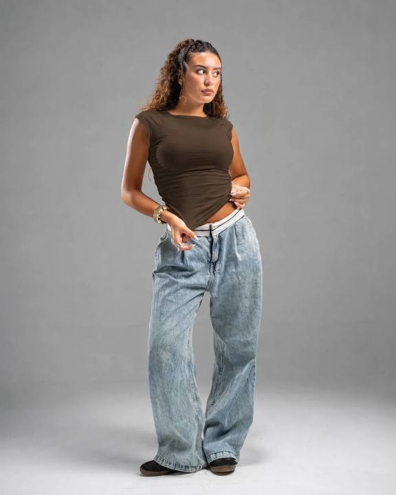 Scrunch side brown top