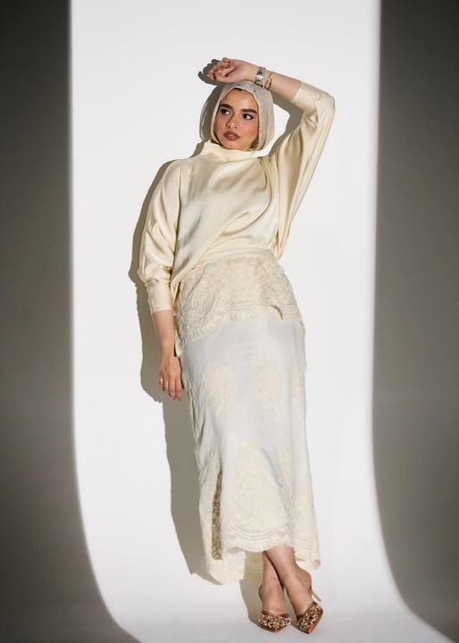Lace Line Skirt