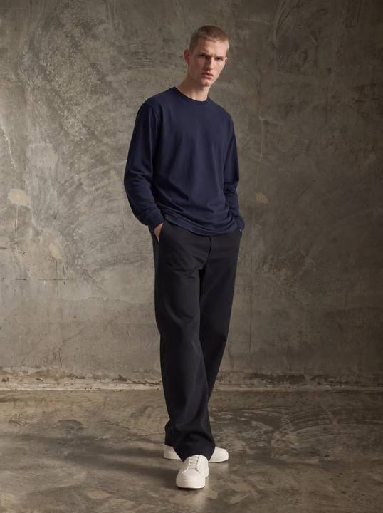 NAVY BASIC LONG-SLEEVE CREW-NECK T-SHIRT W27N