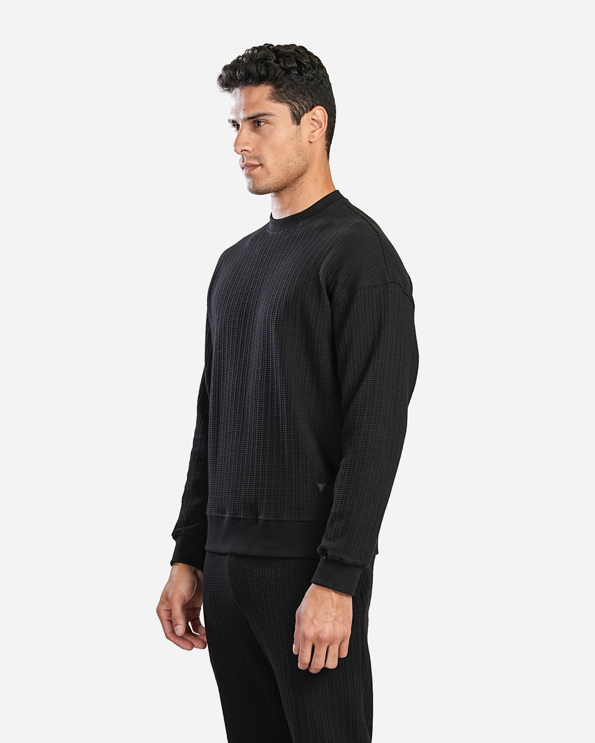 BLACK TEXTURED CREW SWEATSHIRT W26