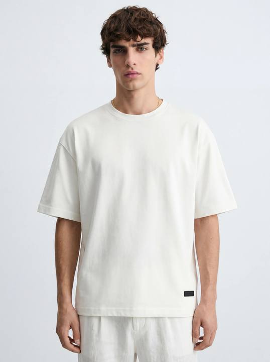 WHITE ROUND NECK OVERSIZED T-SHIRT S27