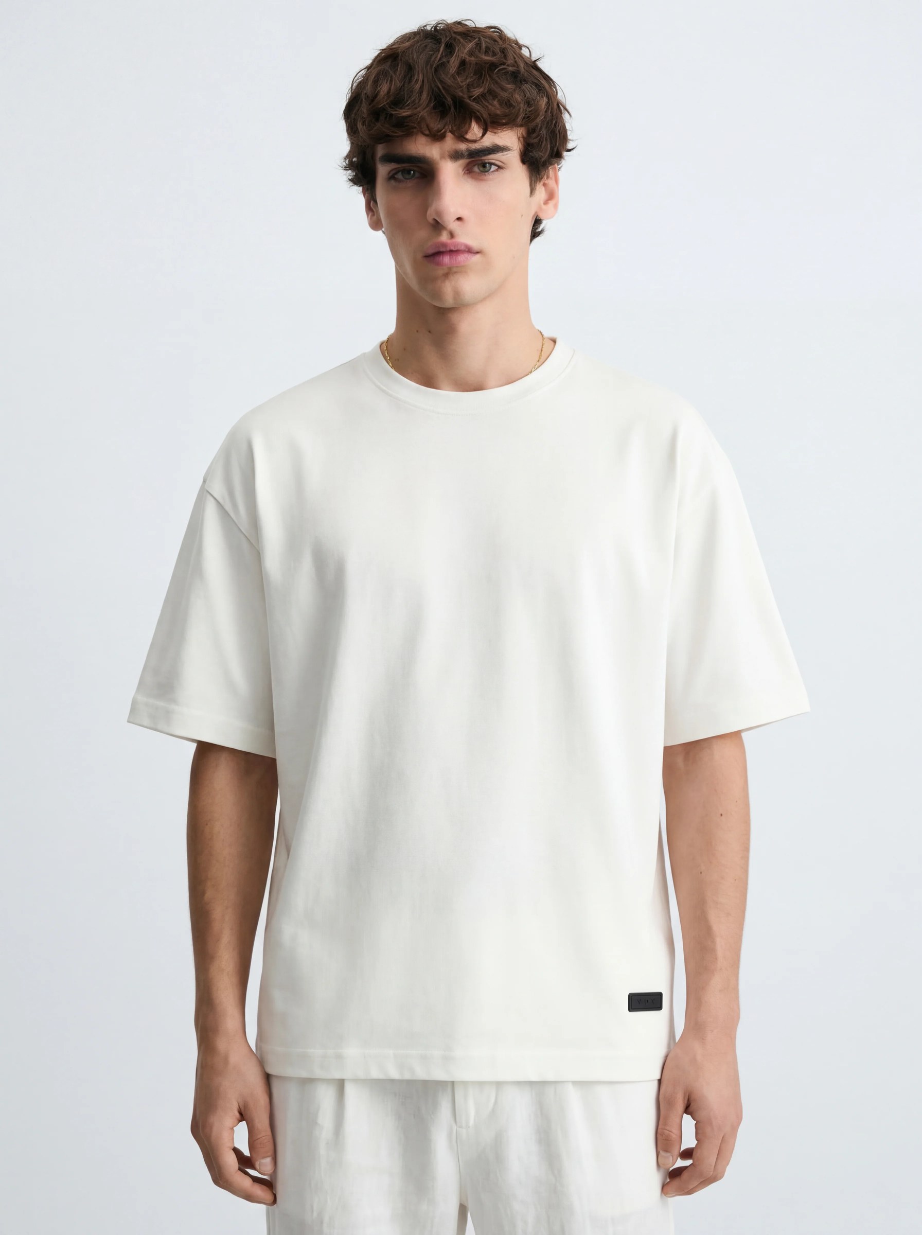 WHITE ROUND NECK OVERSIZED T-SHIRT S27