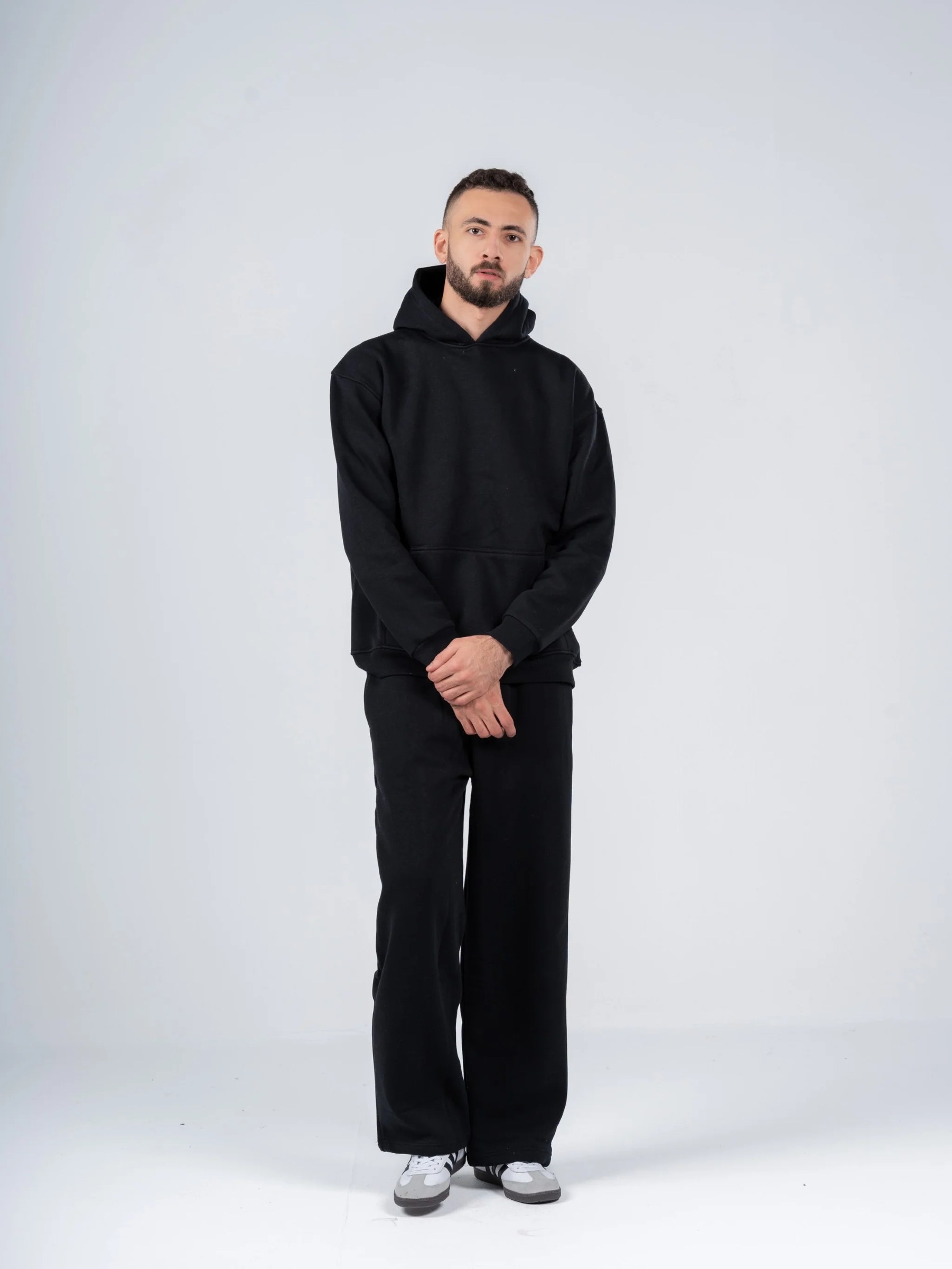 BLACK WIDE-LEG SWEATPANTS