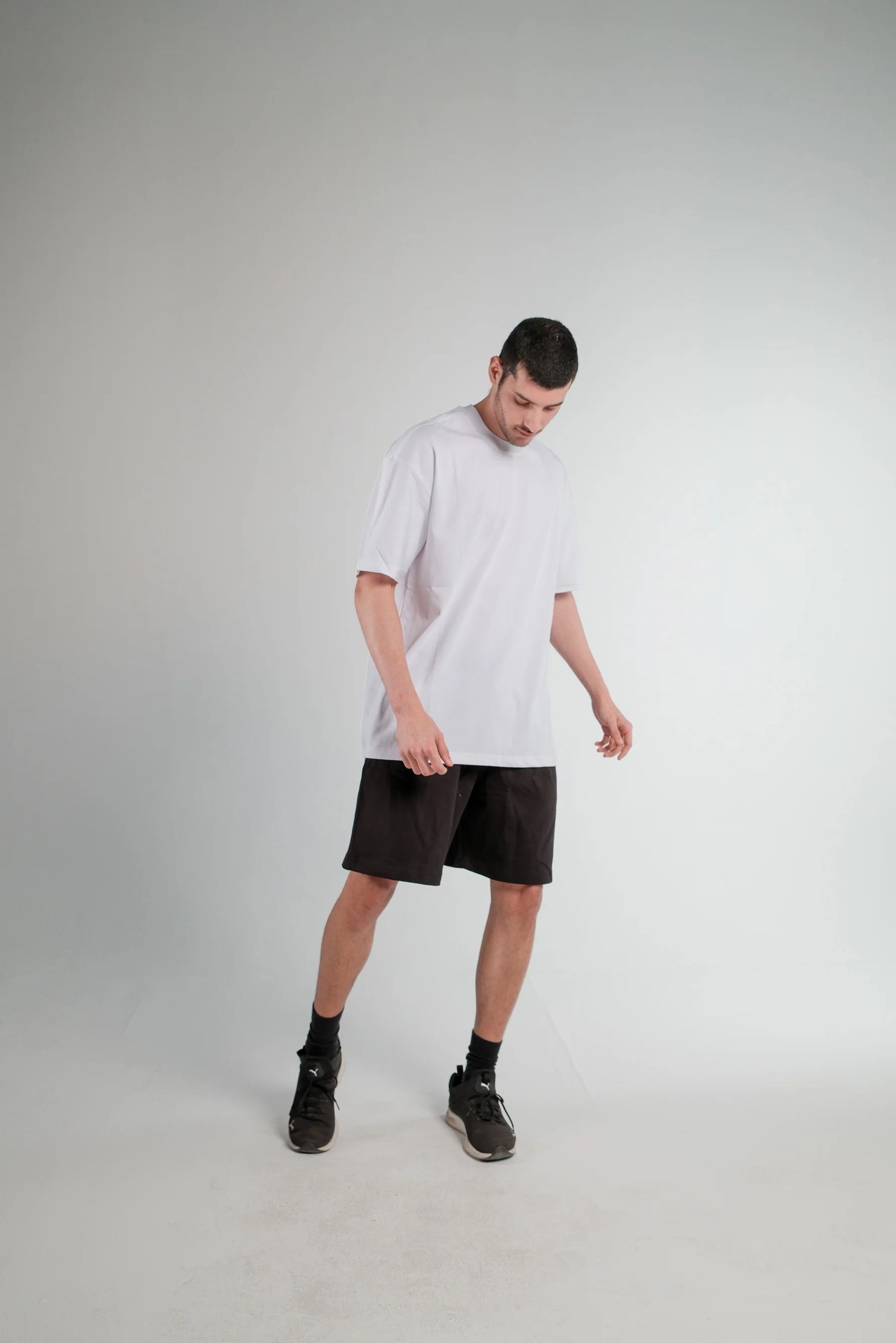 BLACK SWEATSHORT
