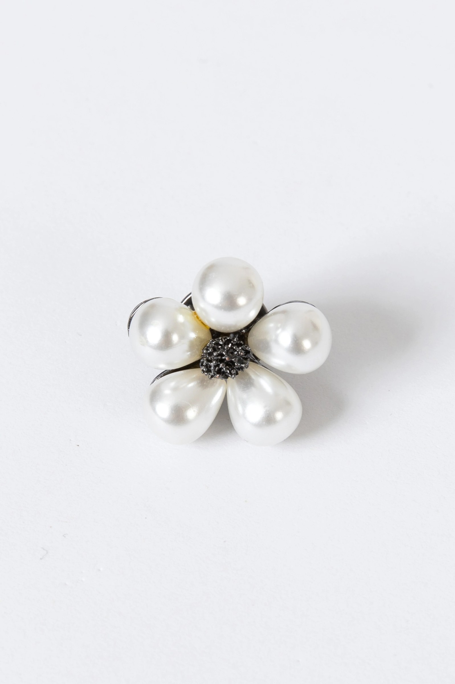 Pearl Flower Pin Brooch