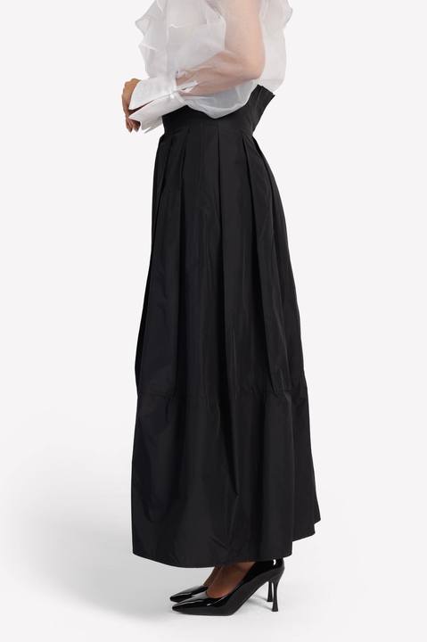 The Contour Skirt