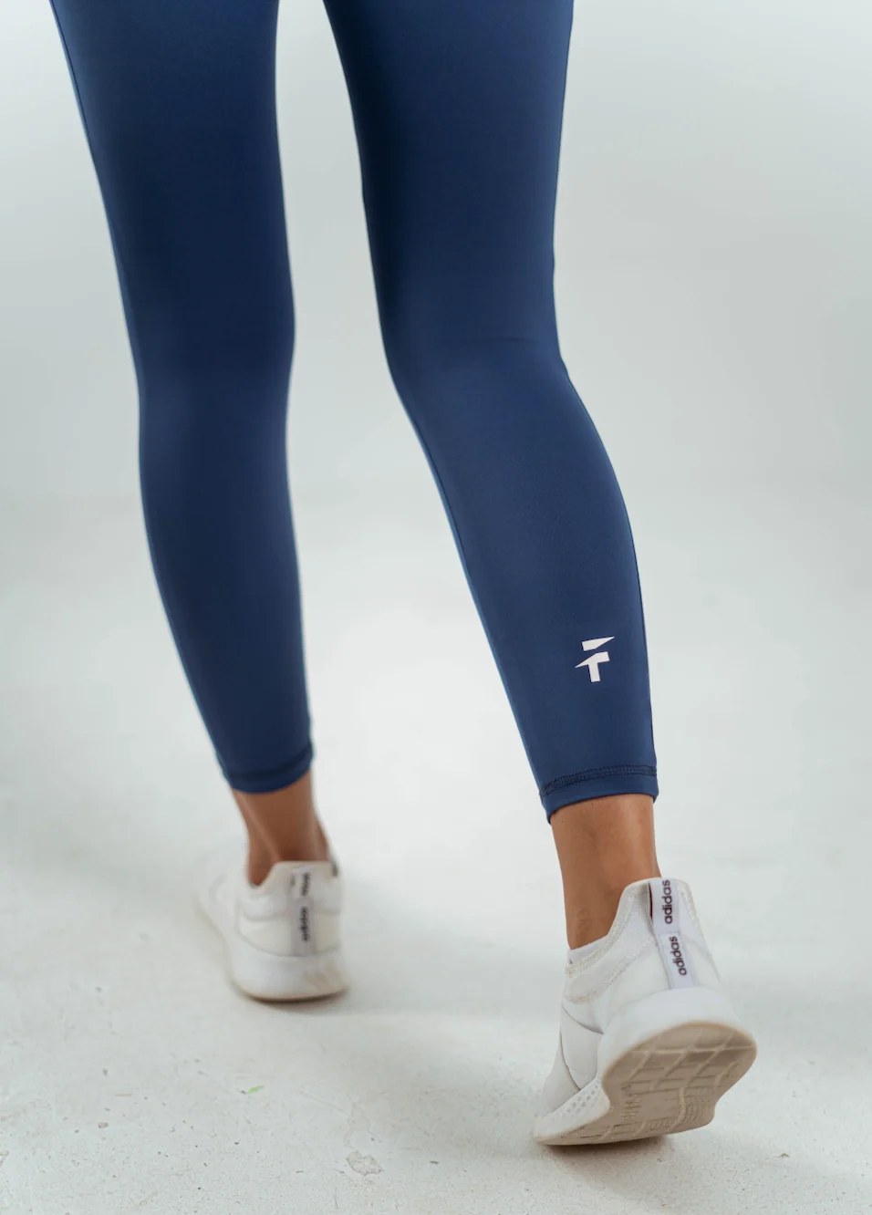 Ultra Soft Essential Pocketed Leggings - Crystal Blue