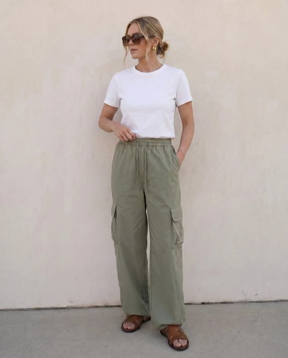 Wide-Leg Cargo Pants