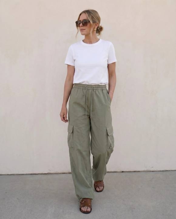 Wide-Leg Cargo Pants