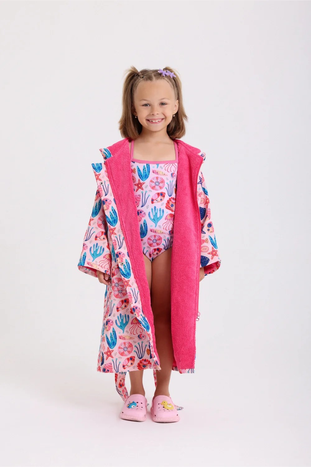 girls waterproof swim robe – pink with sea creatures print