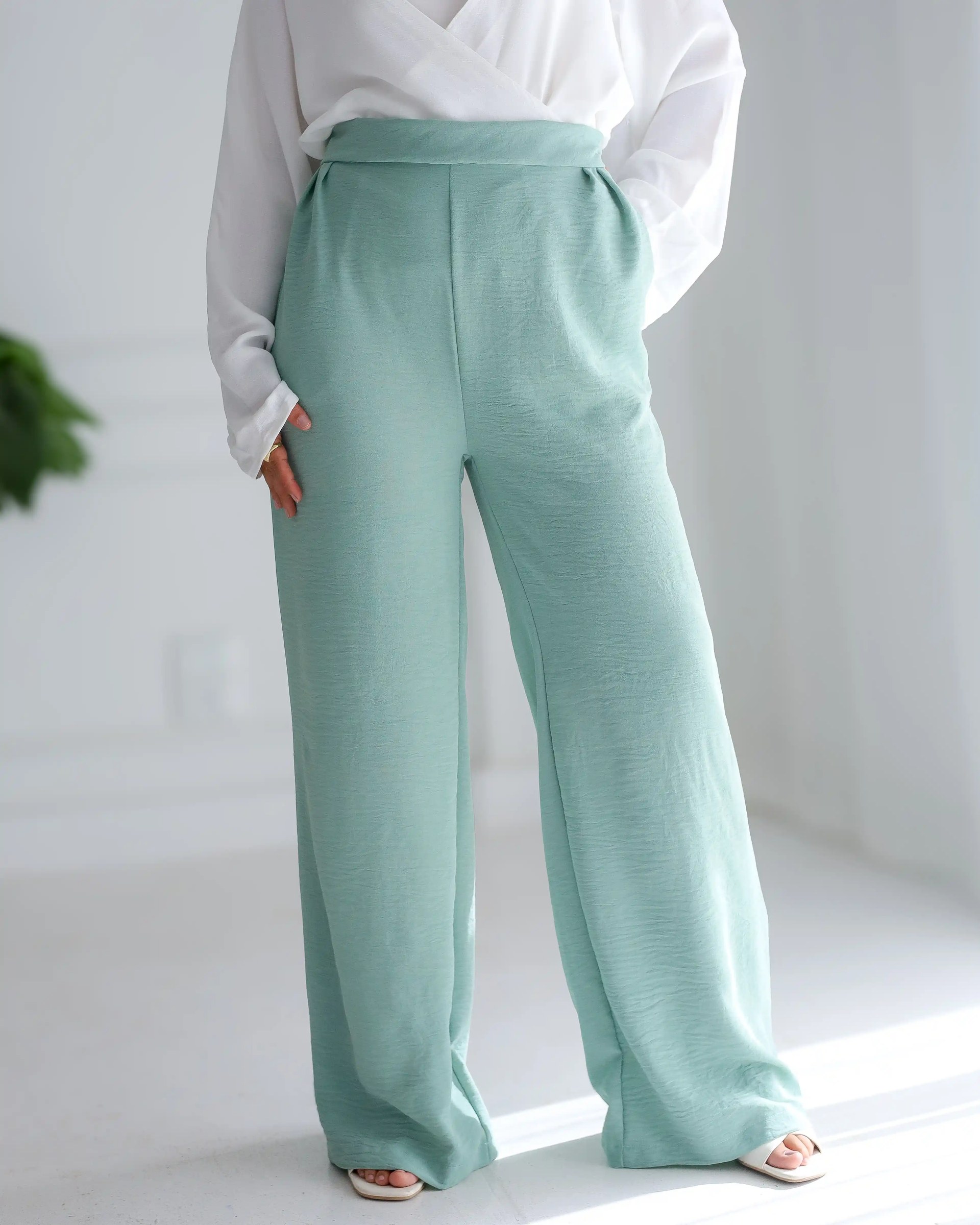 Gumus Crepe Wide-Leg Pants