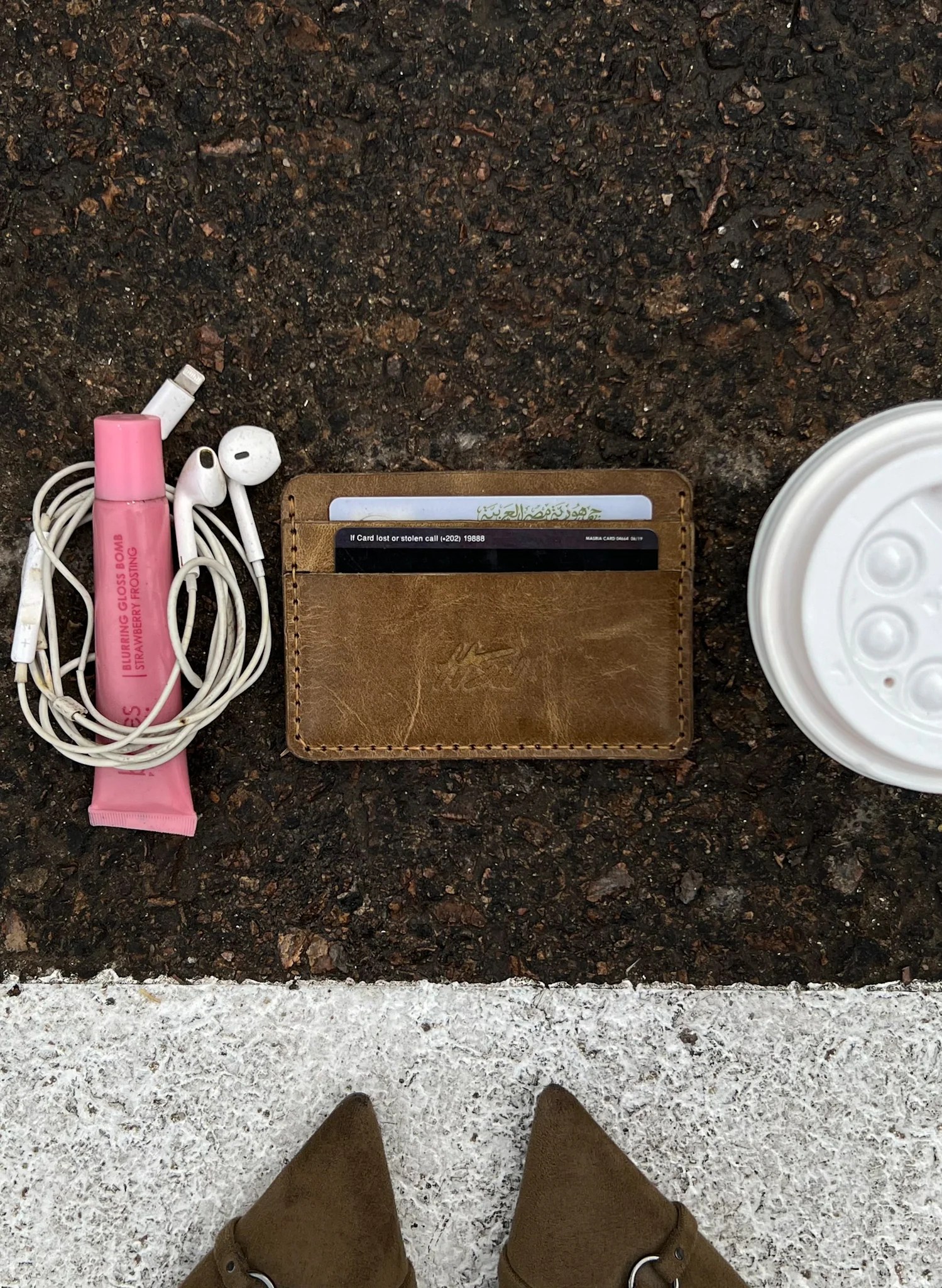 SANDSTONE CARDHOLDER