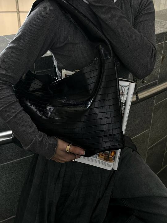 CROCO BAG BLACK