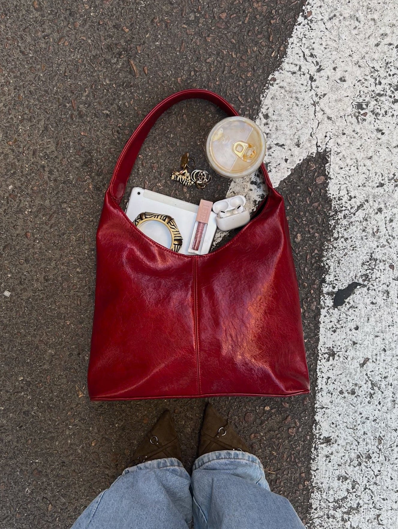 HOBO BAG BLOODY RED