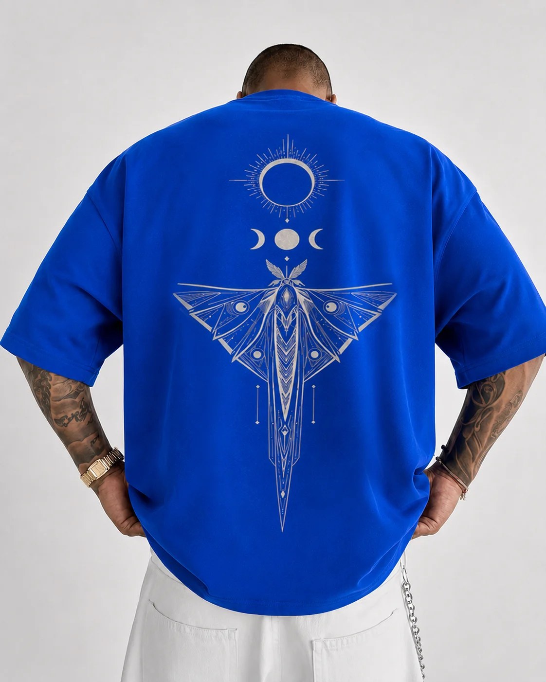 تيشيرت أوفر سايز بطبعة Celestial Moth أمامية وخلفية ستايل سماوي غامض بإطلالة ستريت وير راقية وملفتة