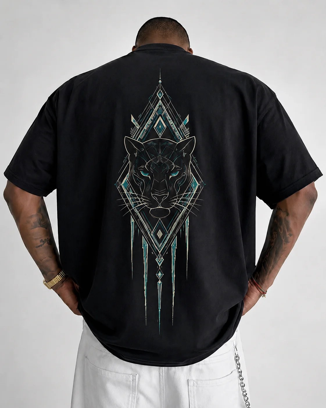 تيشيرت أوفر سايز قطن 100% بطبعة Geometric Panther أمامية وخلفية ستايل هندسي مستقبلي بإطلالة ستريت وير قوية وعصرية