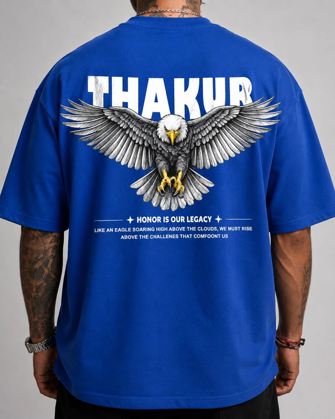 تيشيرت أوفر سايز بطبعة Thakur Eagle أمامية وخلفية ستايل جرافيك جريء بإطلالة ستريت وير قوية وملفتة