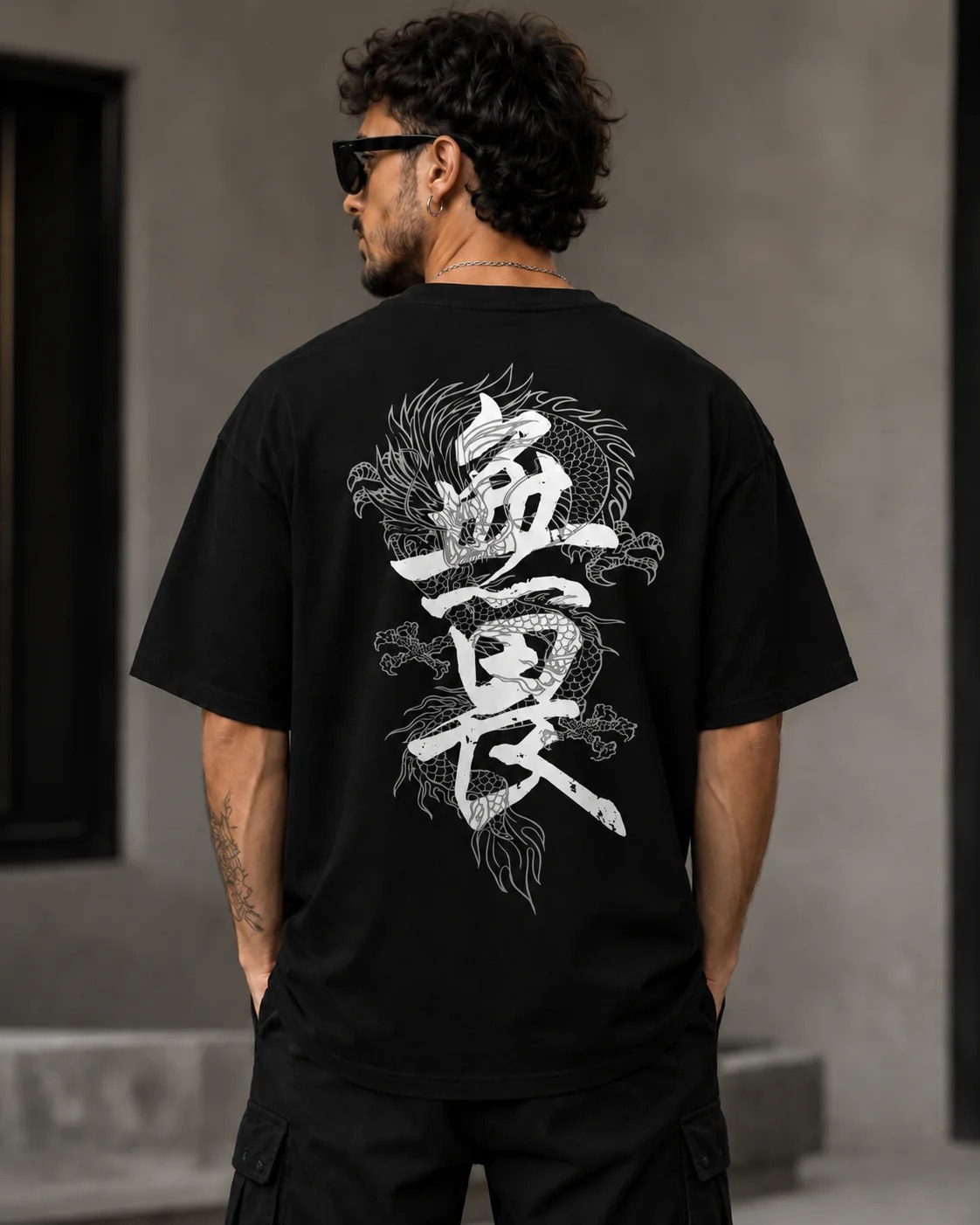 تيشيرت أوفر سايز قطن 100% بطبعة Dragon Kanji خلفية ستايل ياباني بإطلالة جريئة وعصرية