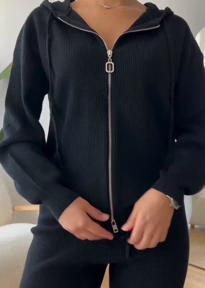 طقم تريكو أنيق نسائي مكون من قطعتين بلوزة + بنطلونTR-9
