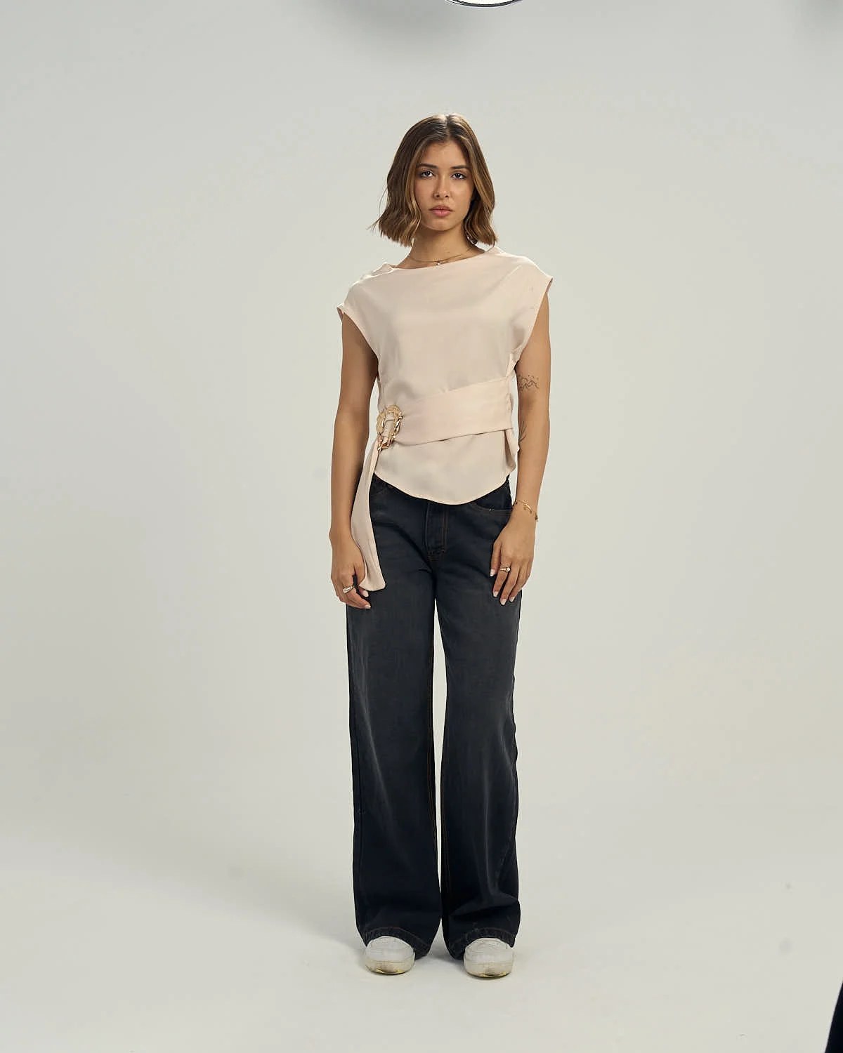 Women's Wide-Leg Relaxed Jeans in Washed Black