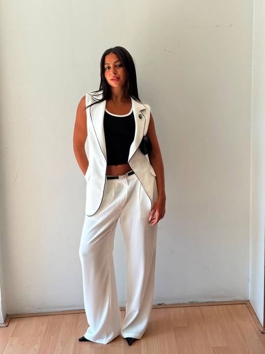 Classic Tailored Vest – White