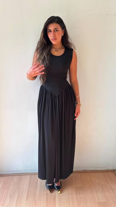 Waist defined long dress Black