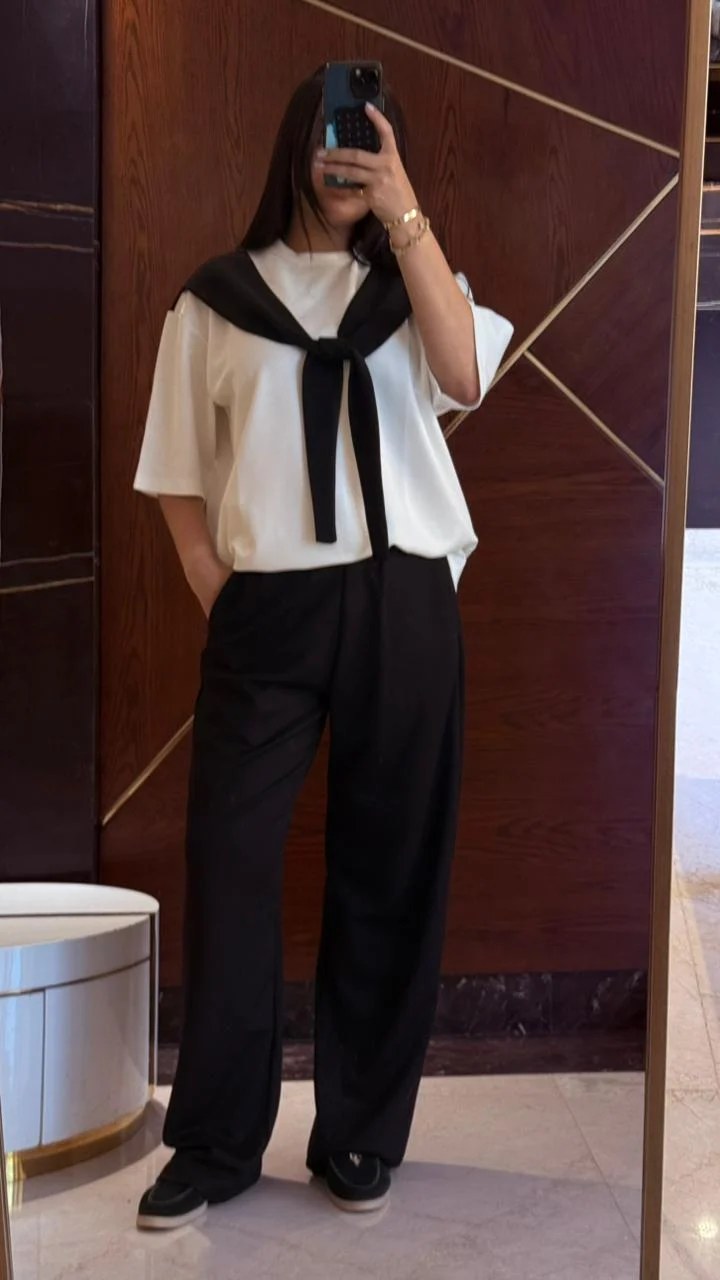 SCHOOL GIRL SET IN BLACK