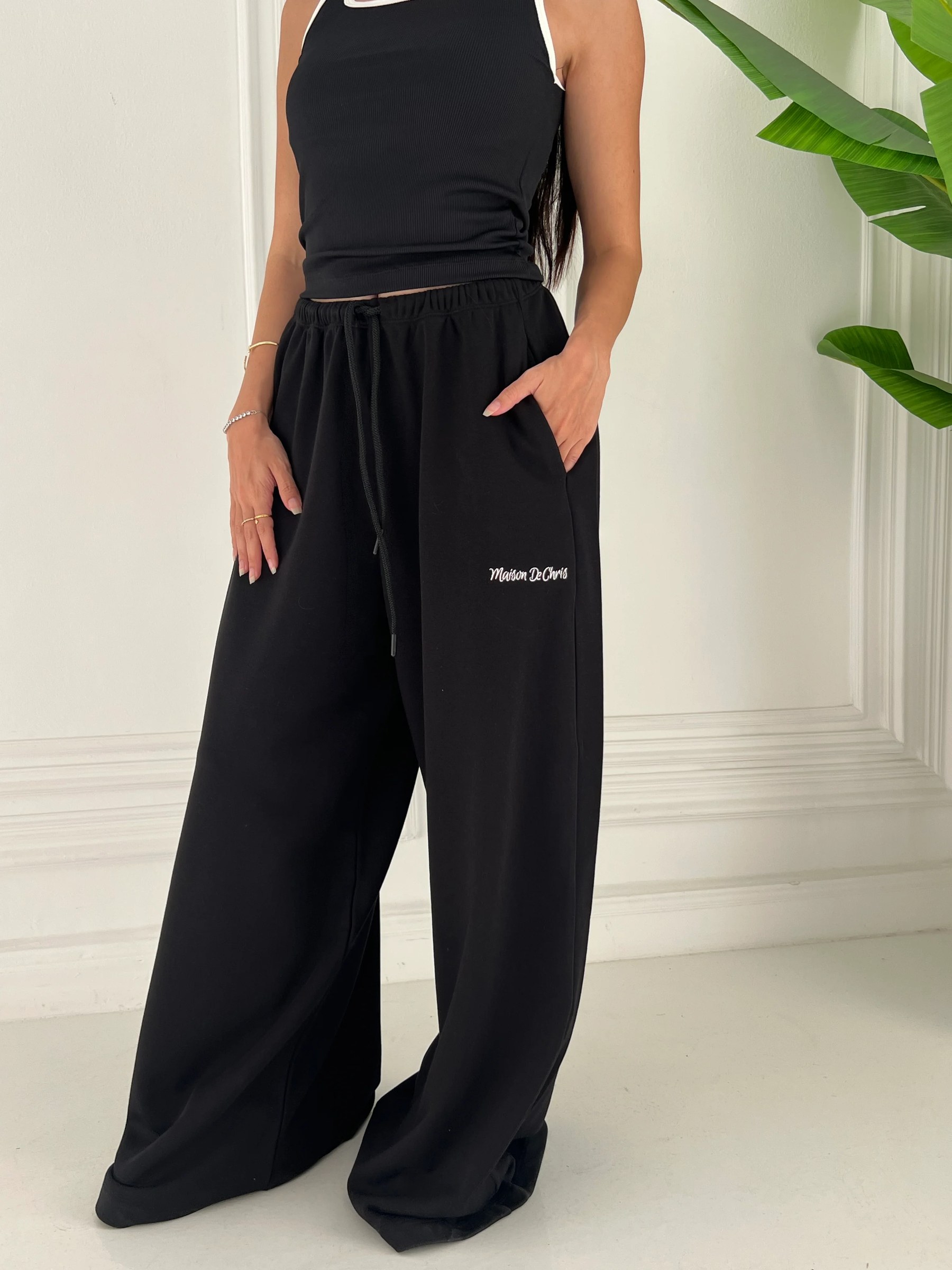 Dark sky Black Oversized Sweatpants