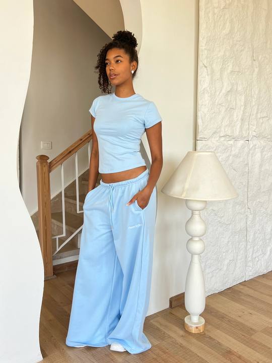 Cloudy baby blue basic top