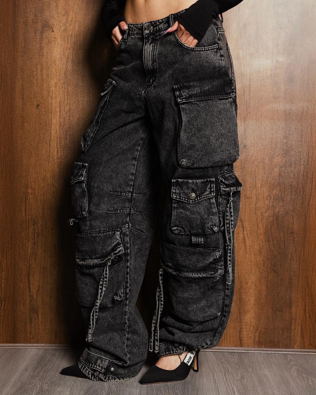 Cityscapes Pants In Black