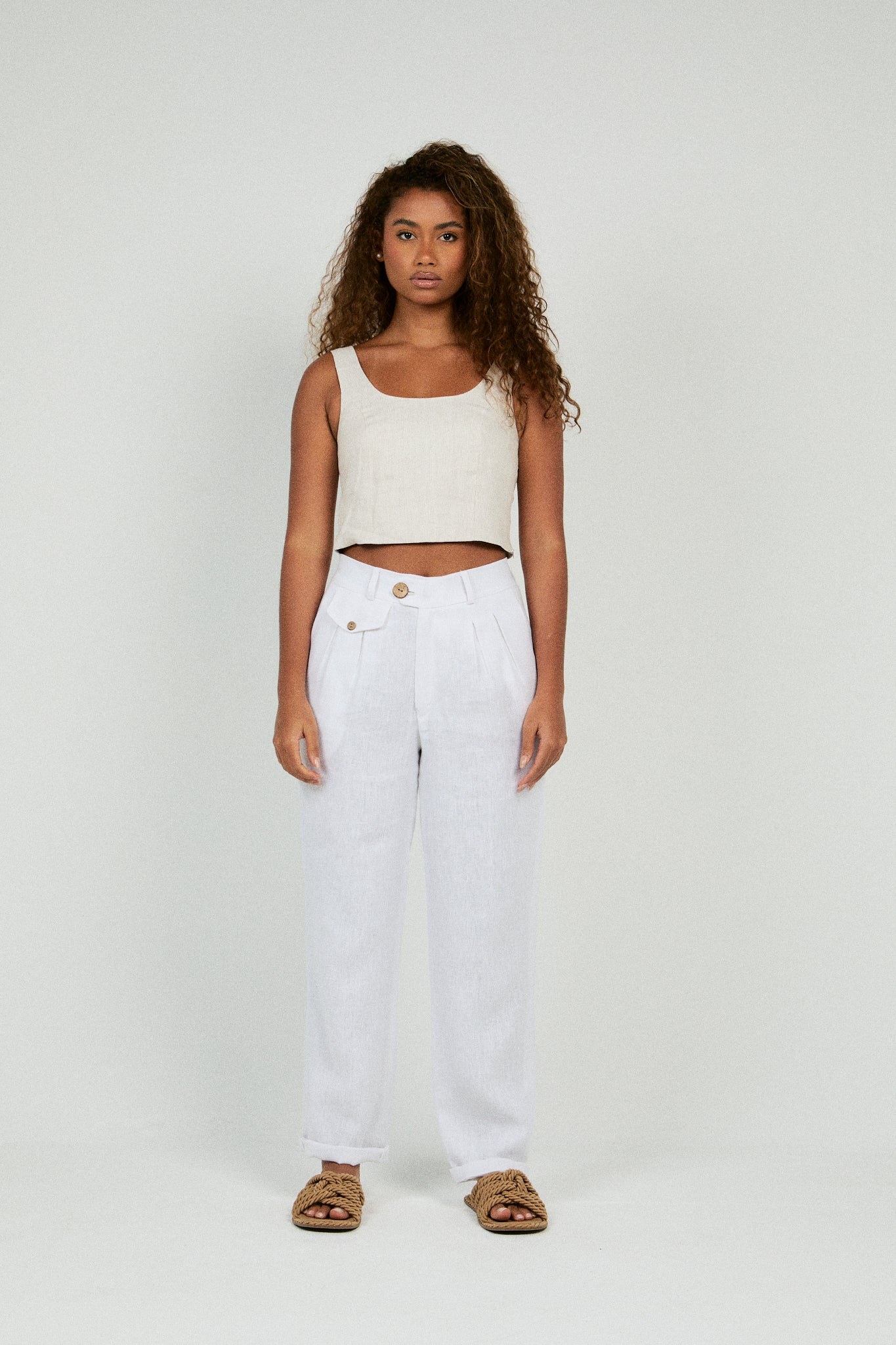 RELAXED FIT PLEATED LINEN PANTS