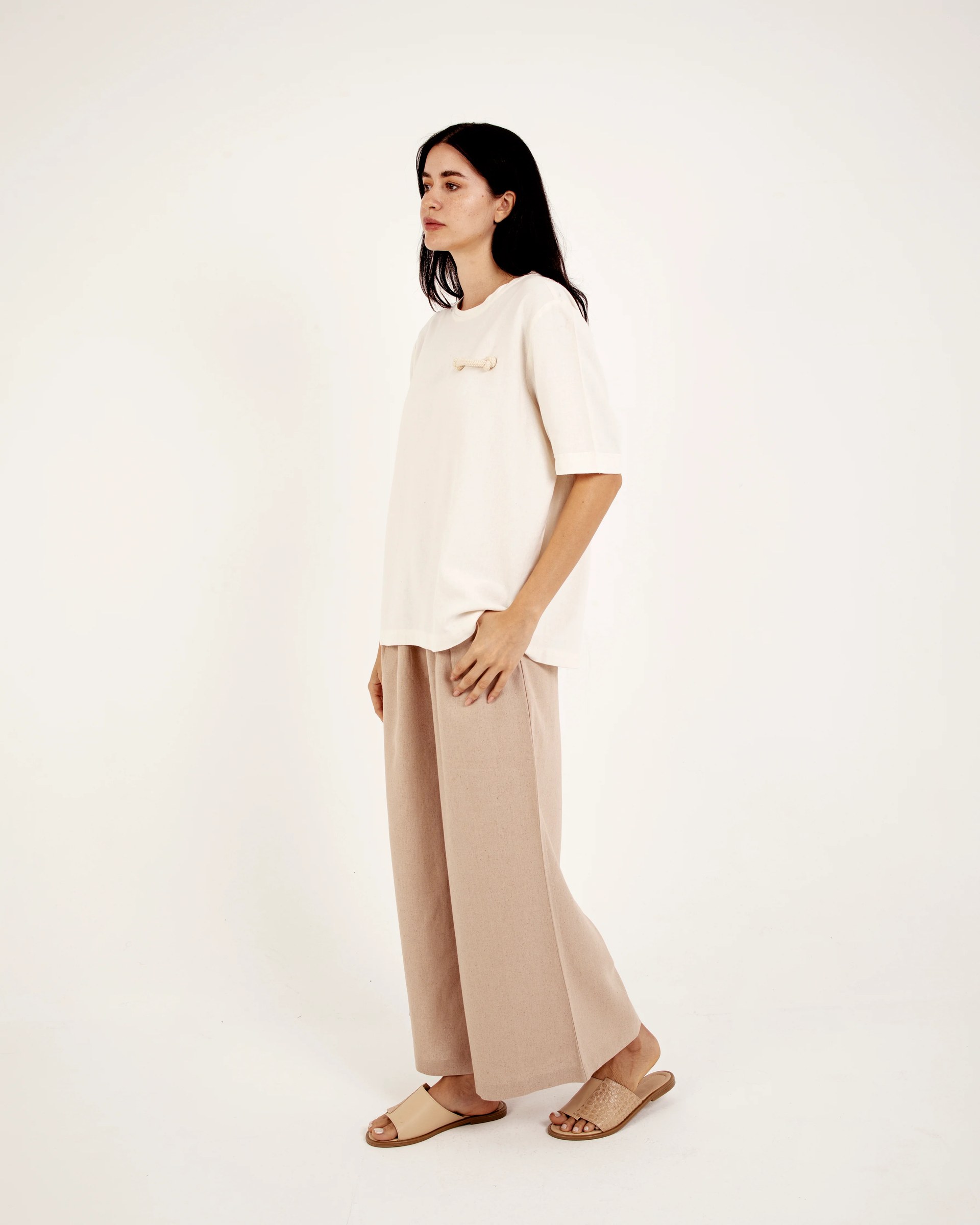 HIGH-WAISTED WIDE-LEG PANTS