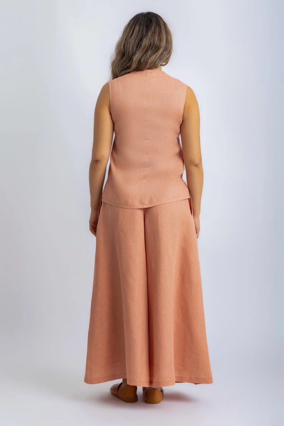 Wide leg pants in linen