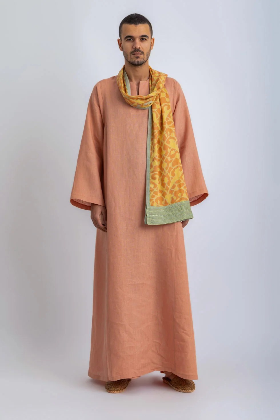 Linen jellabiya with side pockets