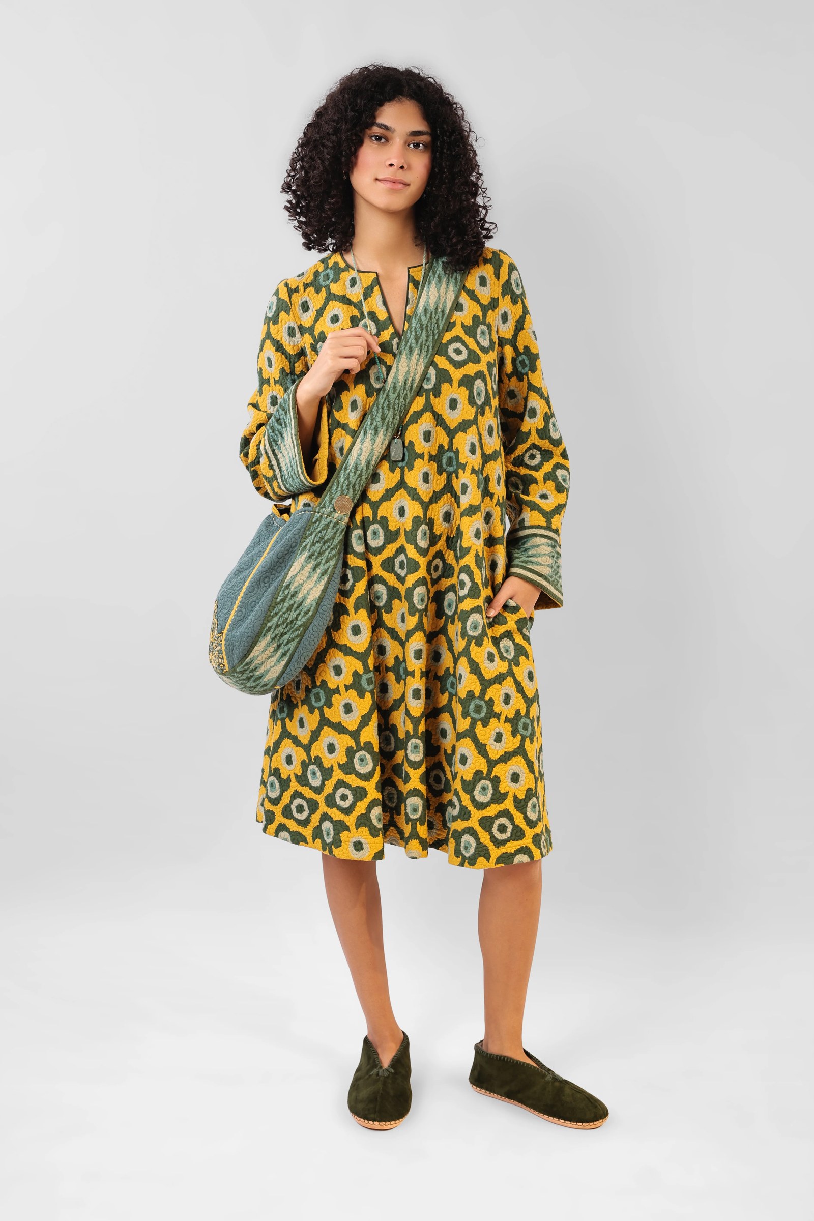 Short dress in printed quilted cotton blend with round neckline