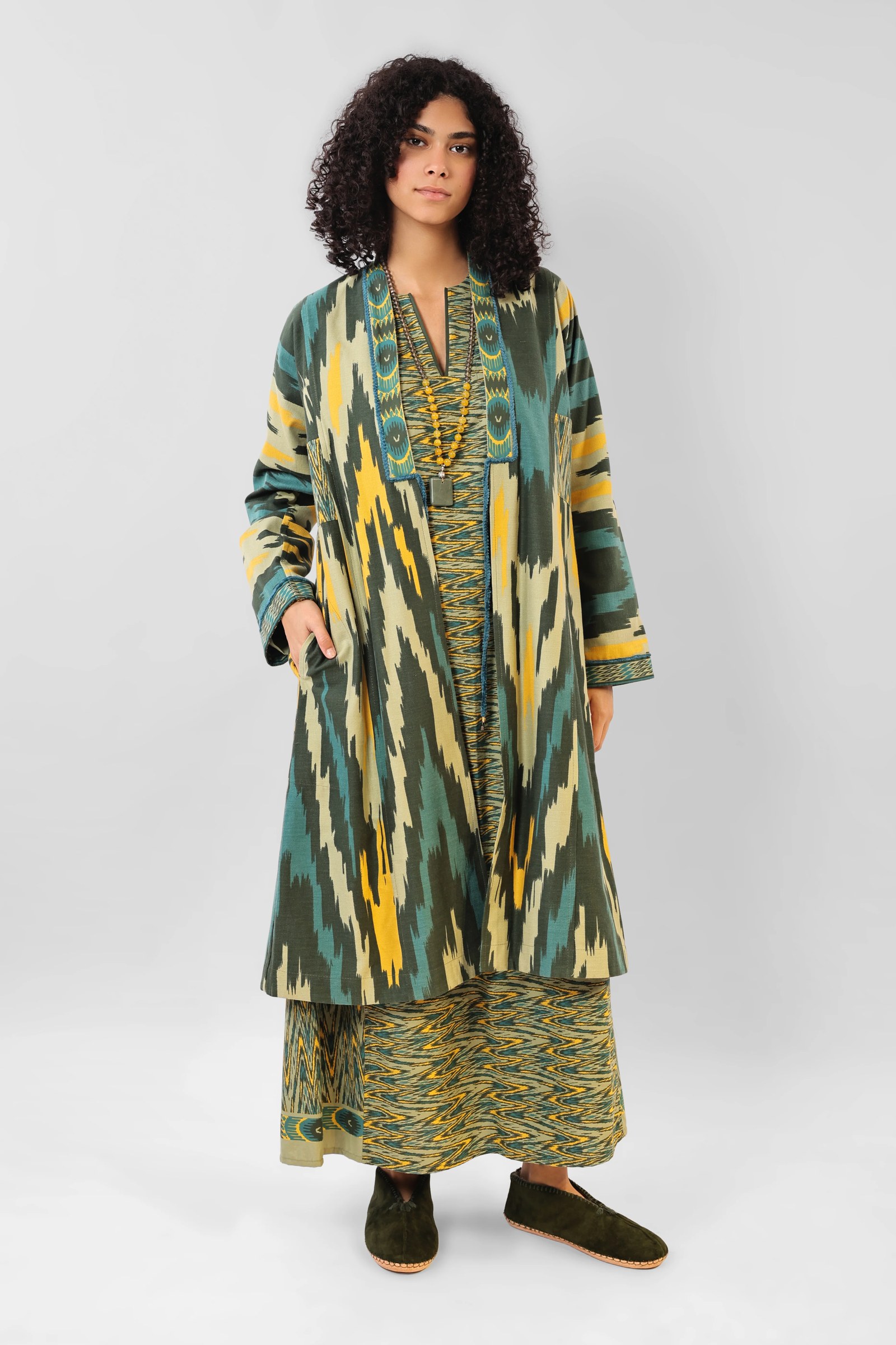 Reversible coat in printed cotton gabardine with pockets