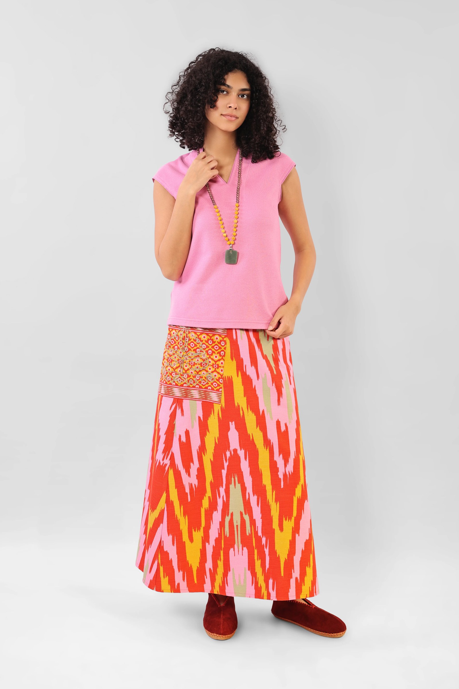 Sleeveless top with V neckline