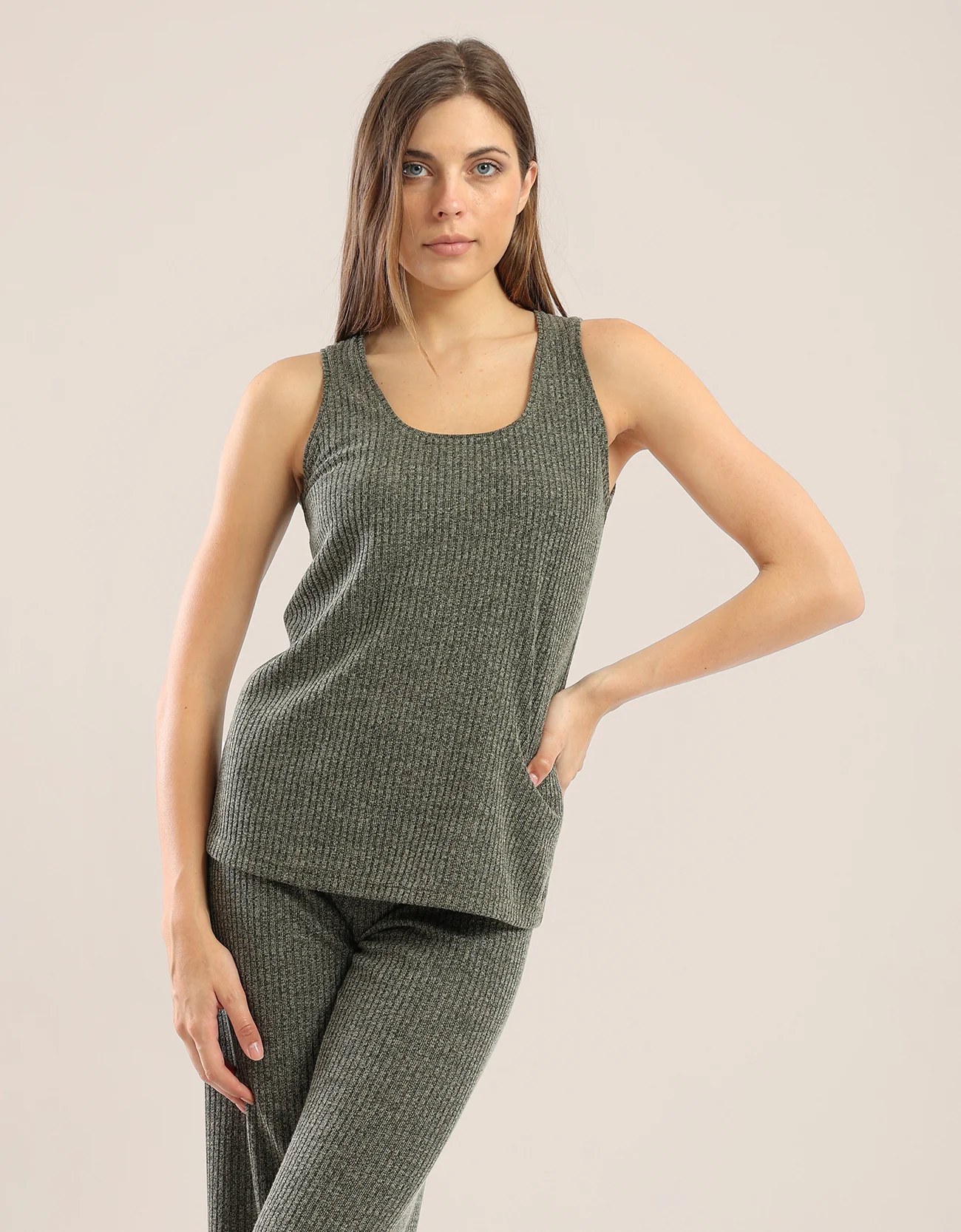 Tank top in ribbed tricot with round neckline and sleeveless