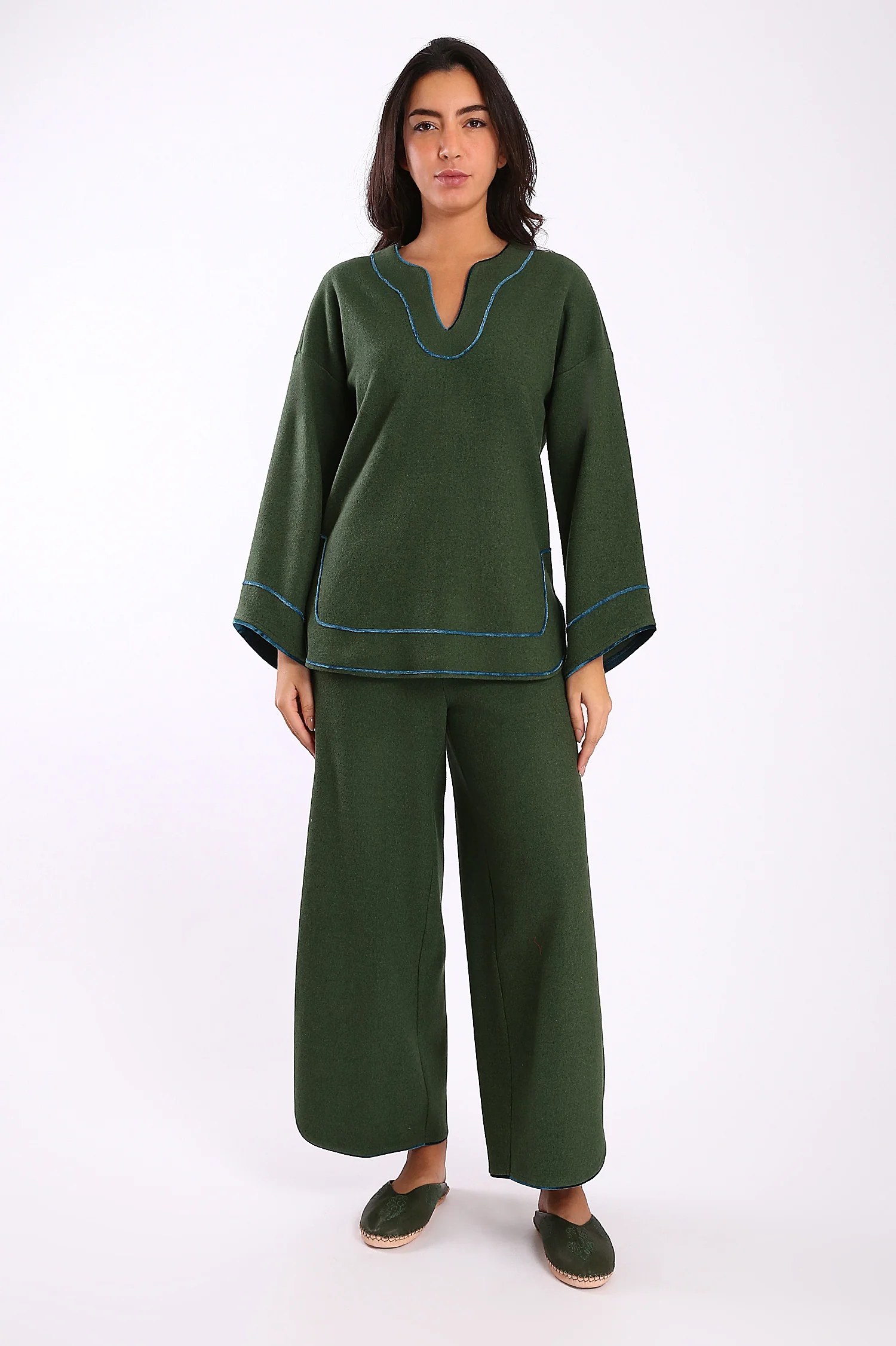 Pants in cashmere blend with elastic waistband
