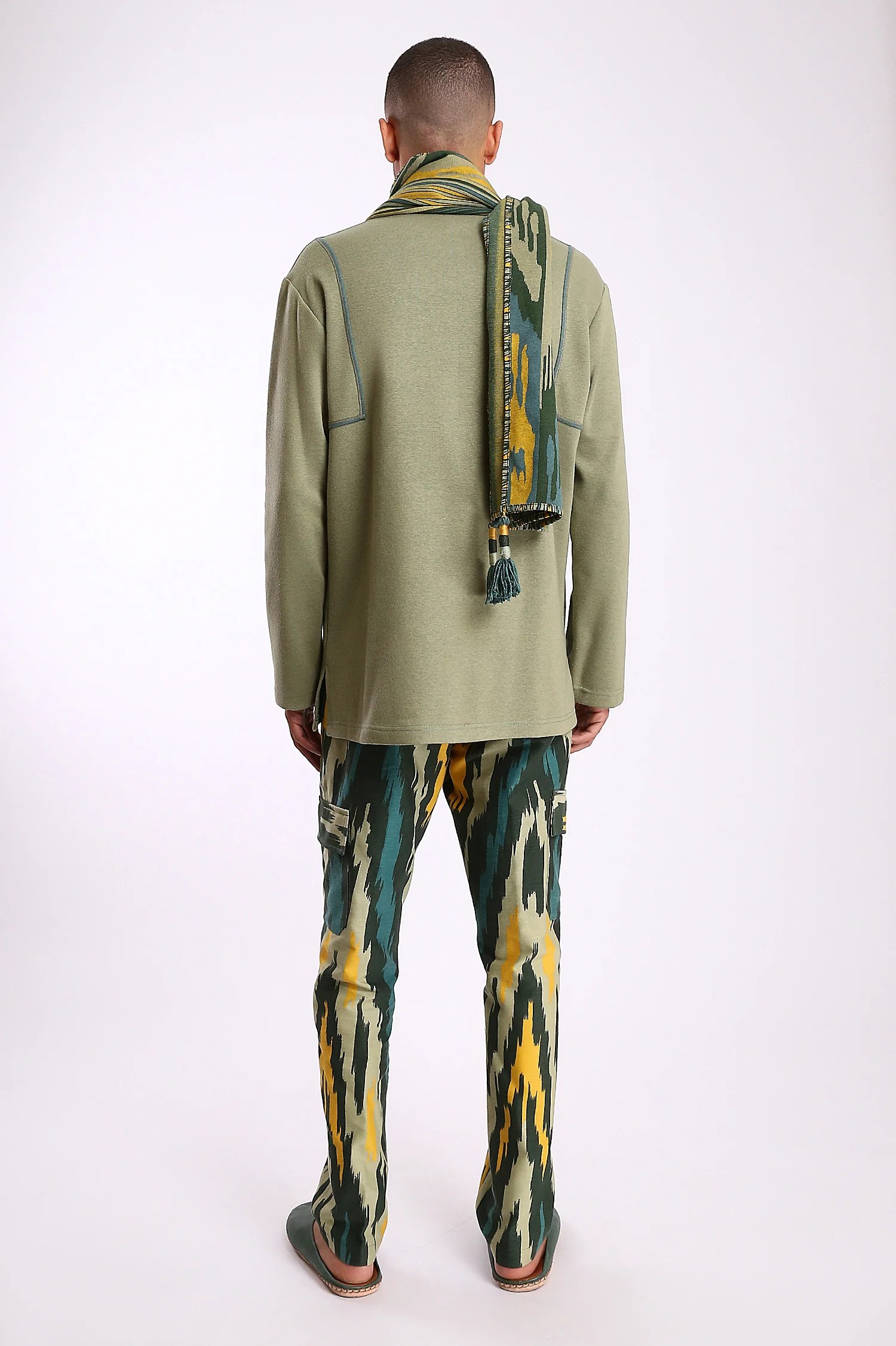 Straight leg pants in printed cotton gabardine with 2 flap pockets