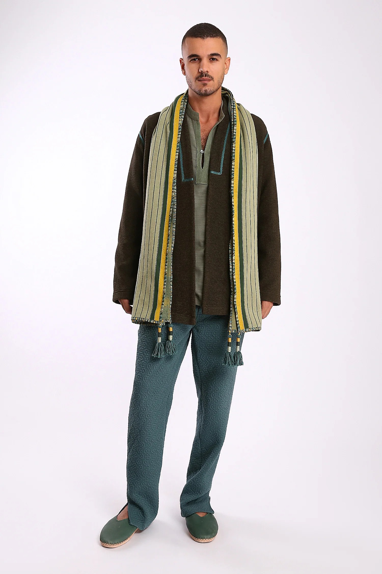 Jacket in faux fur with embroidery on the back