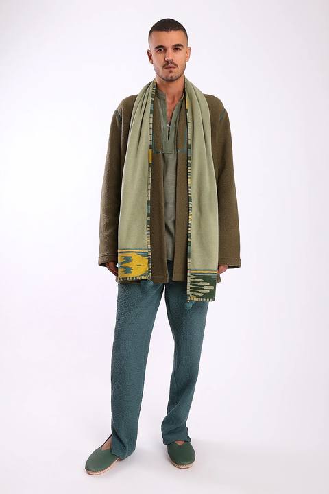 Jacket in faux fur with embroidery on the back